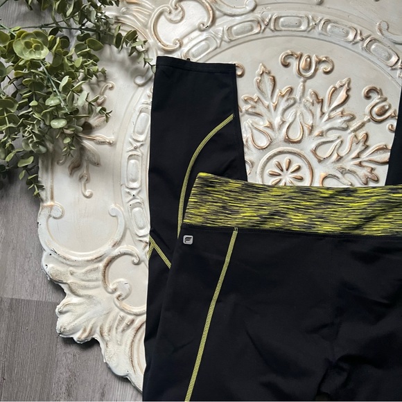 Fabletics Black Leggings Neon Stripes Yoga Gym Size Large - Picture 7 of 8